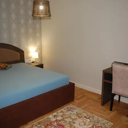 здравец Apartman *